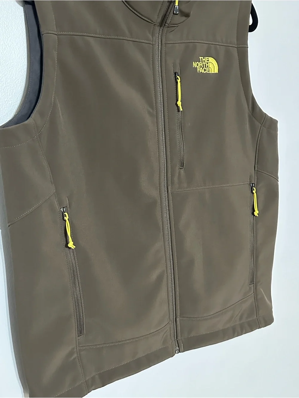 The North Face Men's Apex Bionic Vest With Yellow Logo Size Medium